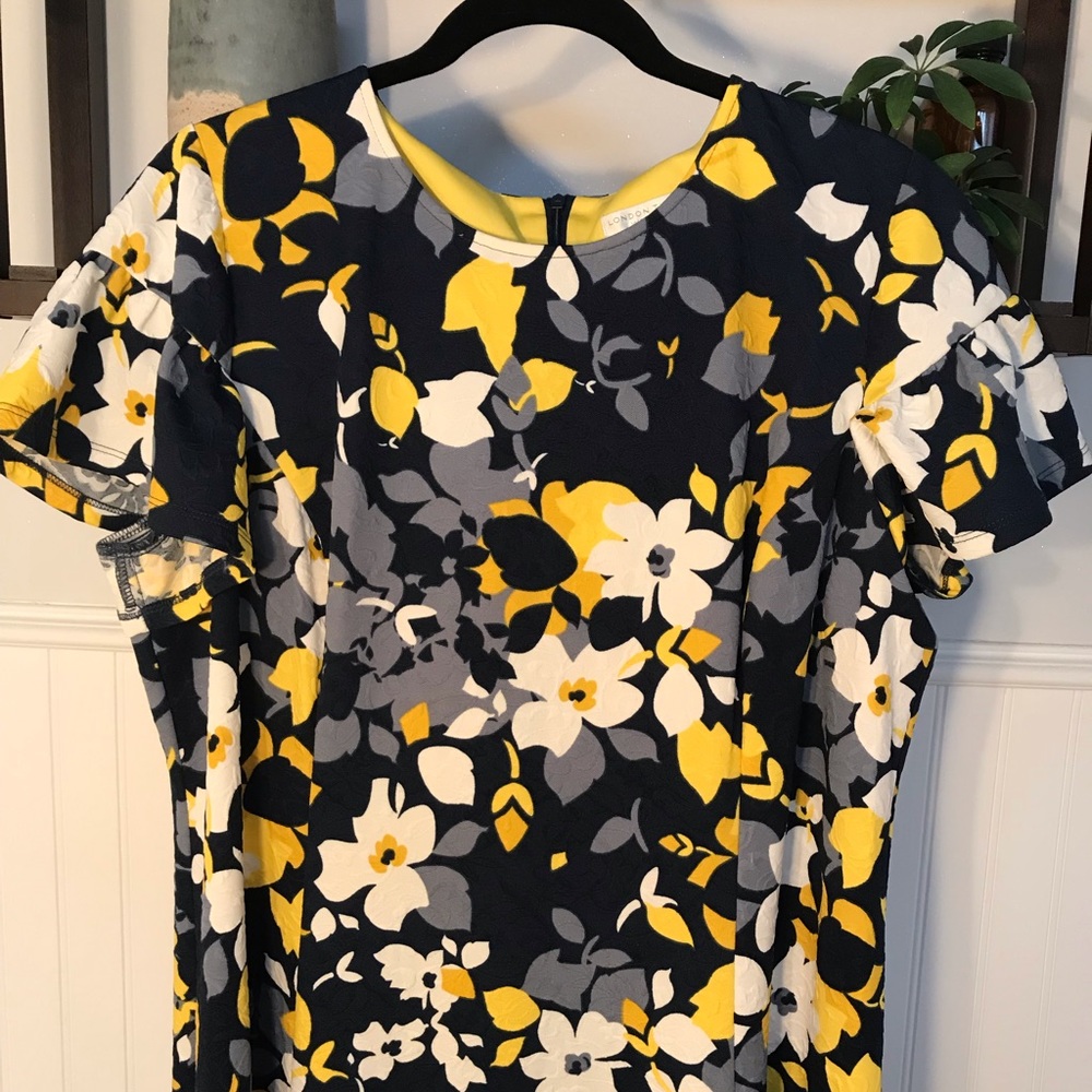 Short Ruffle Sleeve Floral Print Dress